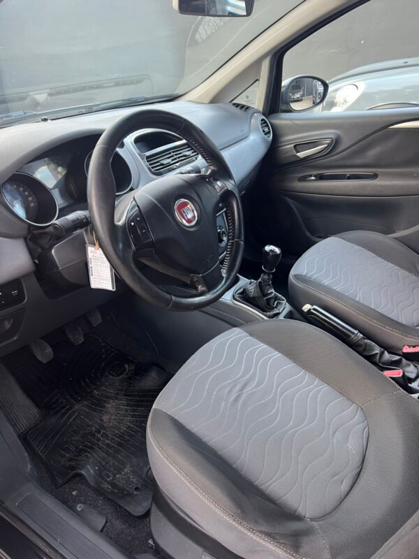Fiat Punto Essence 2013 - Image 5