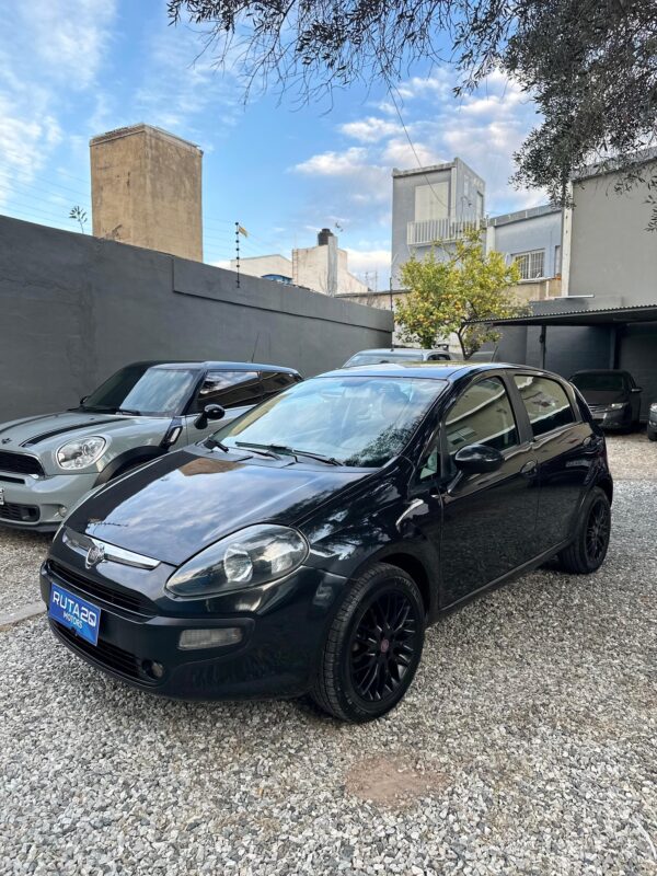 Fiat Punto Essence 2013 - Image 2
