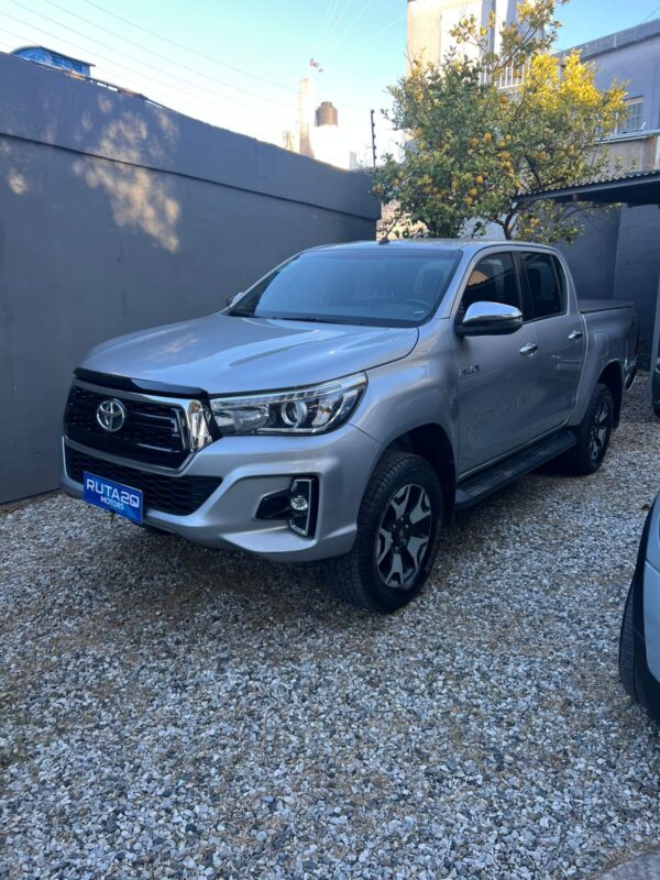 Toyota Hilux SRX 4x4 AT 2020 - Image 2
