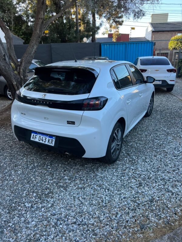 Peugeot 208 Feline Tiptronic 2022 - Image 5