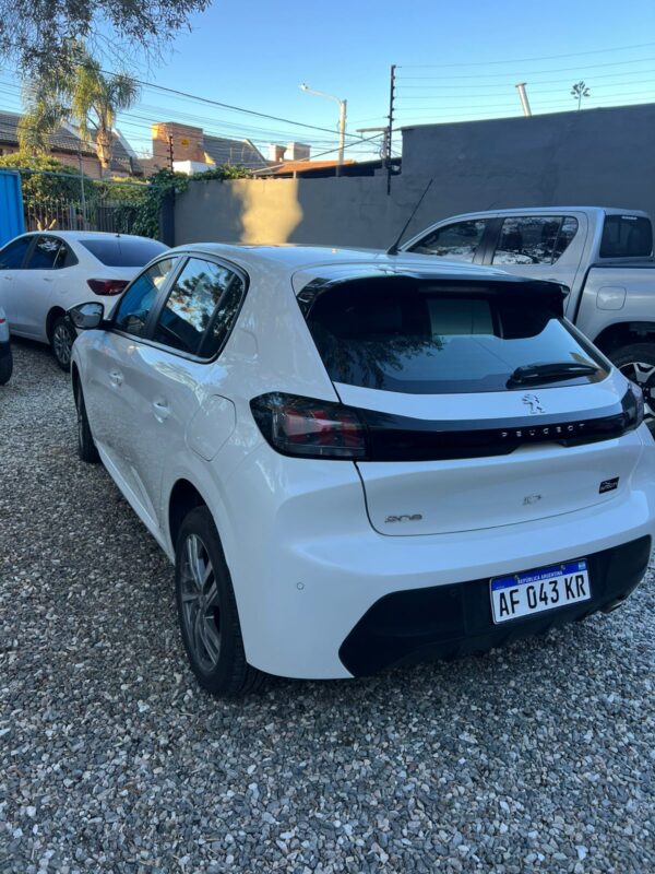 Peugeot 208 Feline Tiptronic 2022 - Image 4