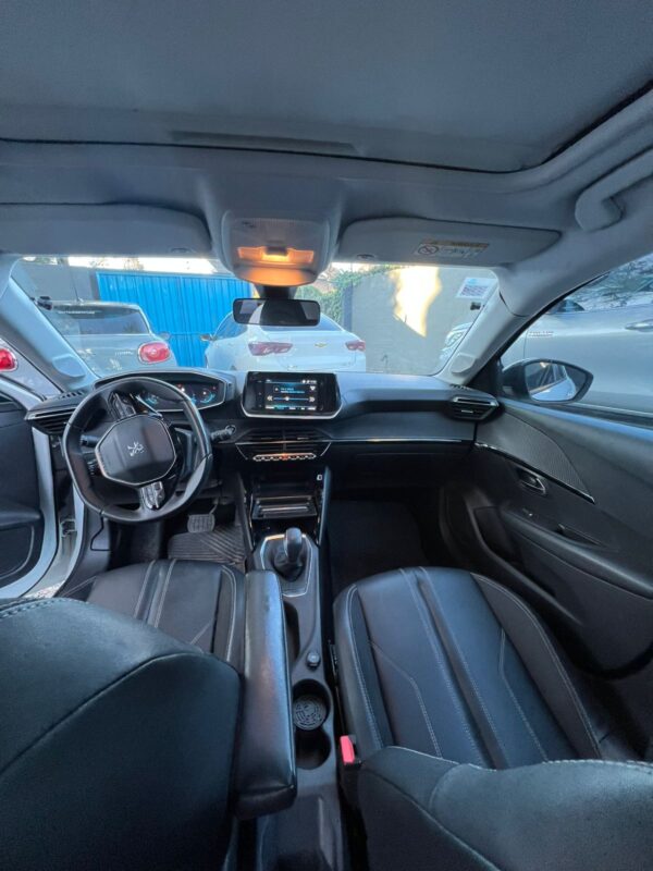 Peugeot 208 Feline Tiptronic 2022 - Image 2