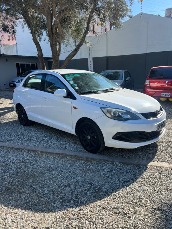 Chery Fulwin Sedán 2016 · con GNC. - Image 4