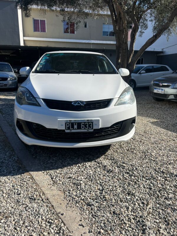 Chery Fulwin Sedán 2016 · con GNC.